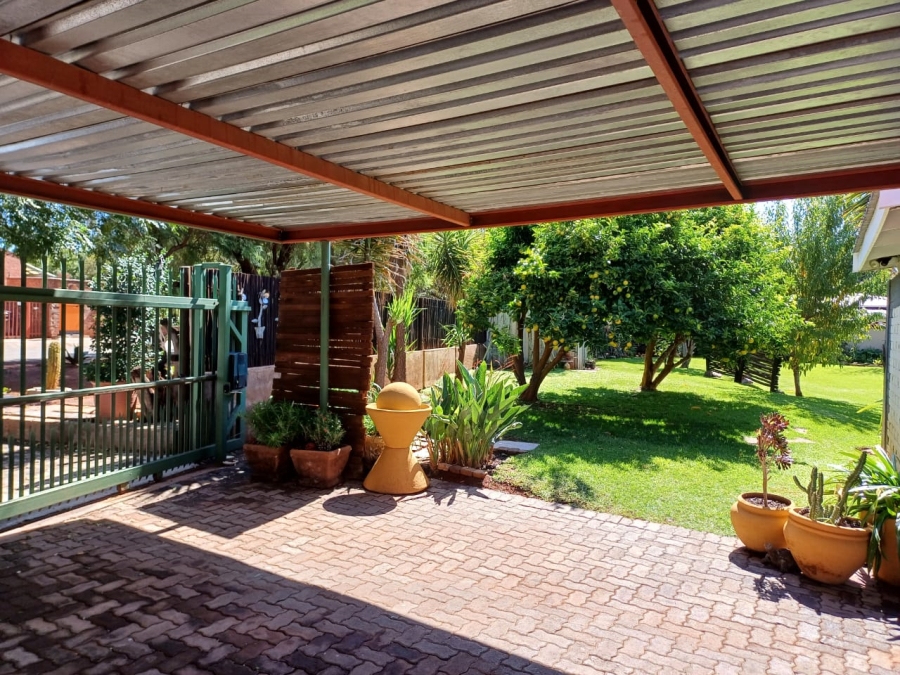 4 Bedroom Property for Sale in Lime Acres Northern Cape